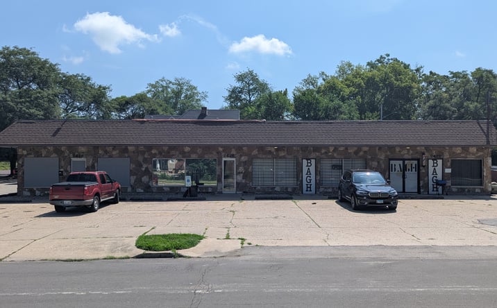 Pictures of Land, Retail property located at 2422 North North Street, Peoria, IL 61604 for sales - image #1
