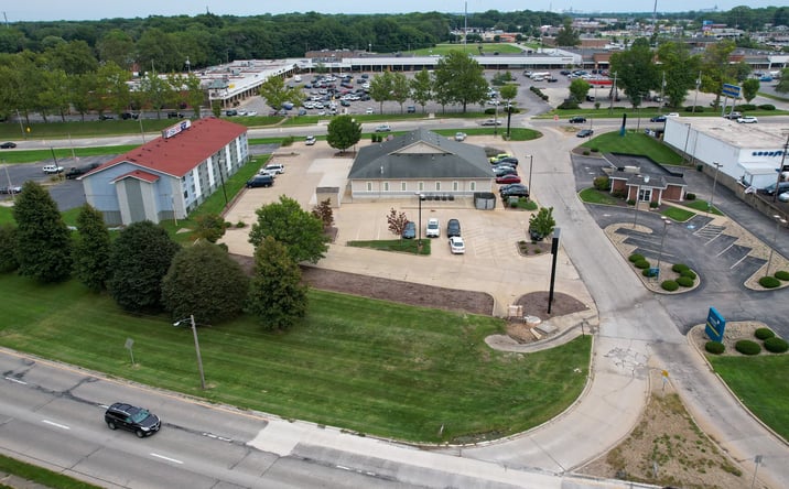 Pictures of Office property located at 3131 N Water Street, Decatur, IL 62526 for sales - image #1