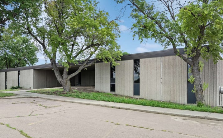Pictures of Office property located at 1600 E Benson Rd, Sioux Falls, SD 57104 for sales - image #1