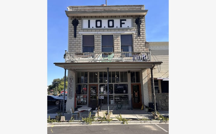 Pictures of Retail property located at 36 W Utah Ave, Payson, UT 84651 for sales - image #1