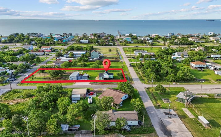 Pictures of Mixed Use, Mobile Home Park, Multifamily, Special Purpose property located at 246 18th Street, San Leon, TX 77539 for sales - image #1