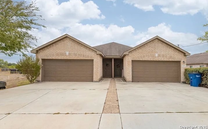 Pictures of Multifamily property located at 214 Stone Gate Dr, New Braunfels, TX 78130 for sales - image #1