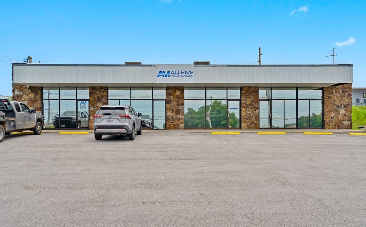 Pictures of Industrial, Office, Retail property located at 2752 E Kearney St, Springfield, MO 65803 for sales - image #1