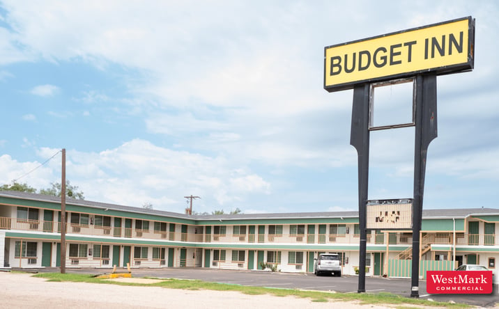 Pictures of Hospitality property located at 1008 25th St, Snyder, TX 79549 for sales - image #1
