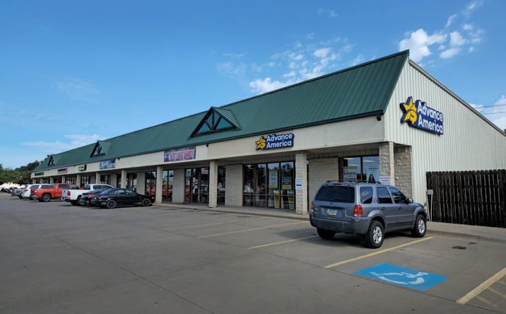 Pictures of Office, Retail property located at 610-612 Fort Riley Blvd, Manhattan, KS 66502 for sales - image #1