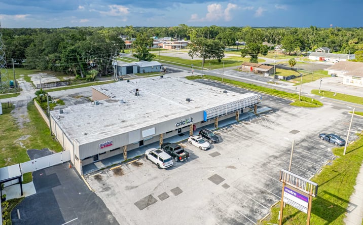 Pictures of Retail property located at 402 E Baker St, Plant City, FL 33563 for sales - image #1