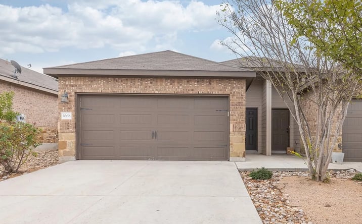 Pictures of Multifamily property located at 1066 Carolyn Cove, New Braunfels, TX 78130 for sales - image #1