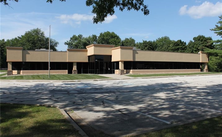Pictures of Office property located at 1300 NW Jefferson Court, Blue Springs, MO 64015 for sales - image #1