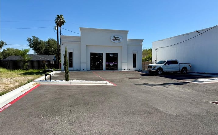 Pictures of Retail property located at 1604 W Griffin Parkway, Mission, TX 78572 for sales - image #1