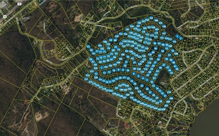 Pictures of Land property located at 0 Scenic Lake Drive, Harriman, TN 37748 for sales - image #1