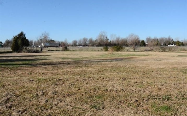 Pictures of Mixed Use property located at 13006 N 139th East Avenue, Collinsville, OK 74021 for sales - image #1