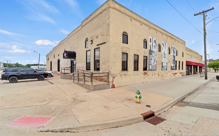 Pictures of Mixed Use property located at 230 N Broadway, Ada, OK 74820 for sales - image #1
