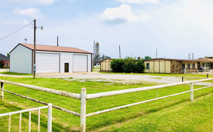 Pictures of Mixed Use, Office, Special Purpose, Retail, Industrial property located at 848 E Main Street, Cushing, OK 74023 for sales - image #1