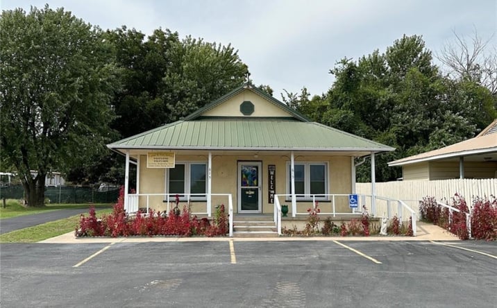 Pictures of Office property located at 615 S Broadway Street, Checotah, OK 74426 for sales - image #1
