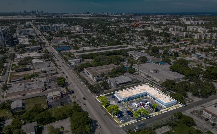 Pictures of Retail property located at 265 S Federal Hwy, Dania Beach, FL 33004 for sales - image #1