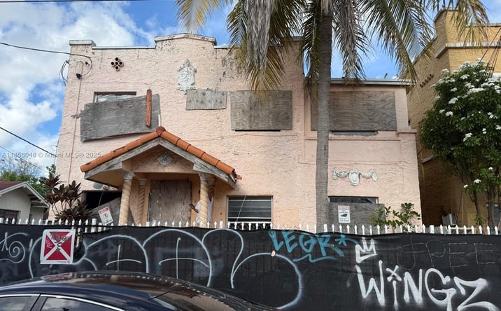 Pictures of Multifamily property located at 329 SW 10th Ave, Miami, FL 33130 for sales - image #1