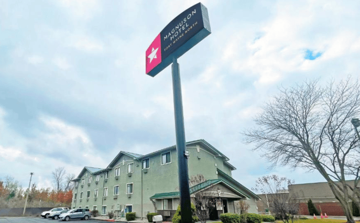 Pictures of Hospitality property located at 522 E Coliseum Blvd, Fort Wayne, IN 46805 for sales - image #1