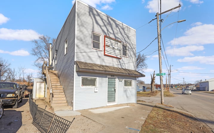 Pictures of Mixed Use, Retail property located at 1850 Easton Blvd, Des Moines, IA 50316 for sales - image #1