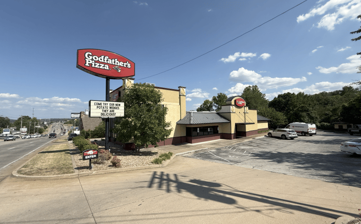 Pictures of Retail property located at 1026 W Main St, Branson, MO 65616 for sales - image #1