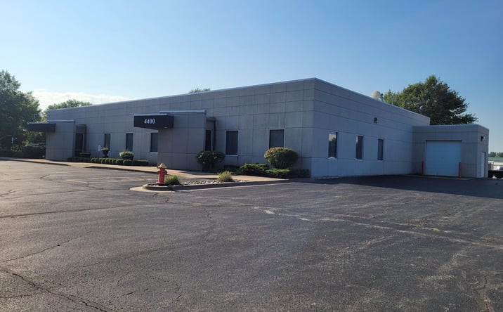 Pictures of Industrial, Office property located at 4400 44TH Avenue, Moline, IL 61265-6783 for sales - image #1