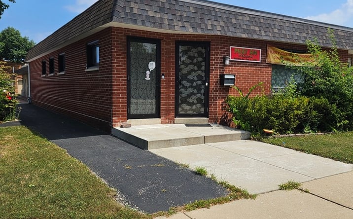 Pictures of Office property located at 2621 Elisha Avenue, Zion, IL 60099 for sales - image #1