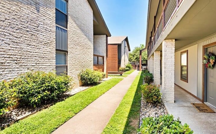 Pictures of Multifamily, Special Purpose property located at 1368 S 12th St, Waco, TX 76706 for sales - image #1