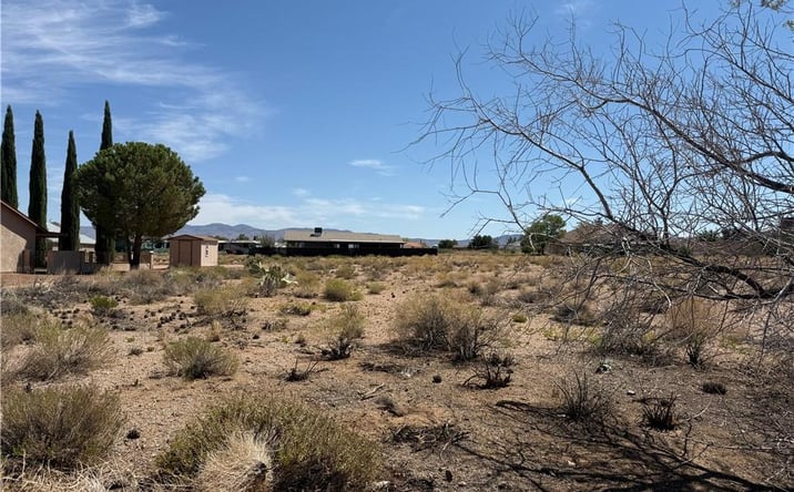 Pictures of Land property located at 7613 E Chuckawalla Drive, Kingman, AZ 86401 for sales - image #1