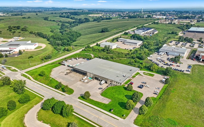 Pictures of Industrial property located at 4949 Chavenelle Rd, Dubuque, IA 52002 for sales - image #1