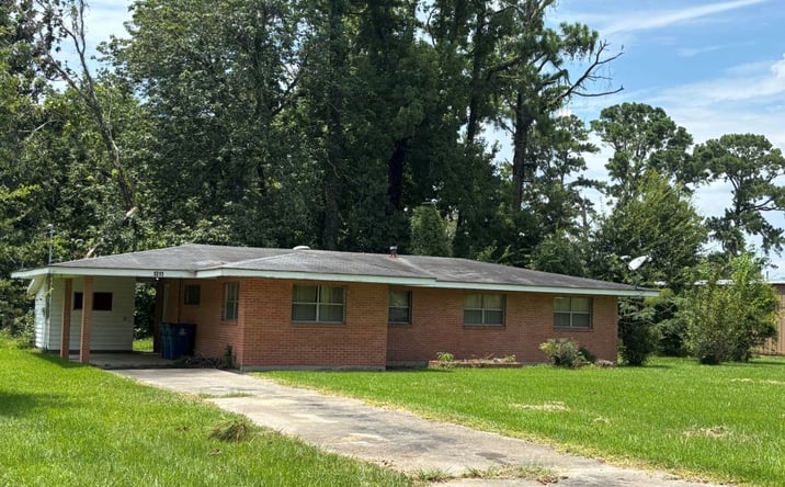 Pictures of Mixed Use property located at 1211 S Lake Arthur Avenue, Jennings, LA 70546 for sales - image #1