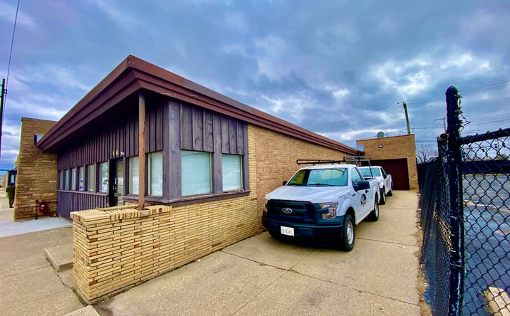 Pictures of Industrial property located at 5710 N Northwest Hwy, Chicago, IL 60646 for sales - image #1