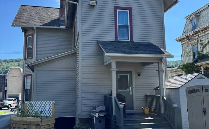 Pictures of Office, Mixed Use property located at 1412 Liberty St, Franklin, PA 16323 for sales - image #1