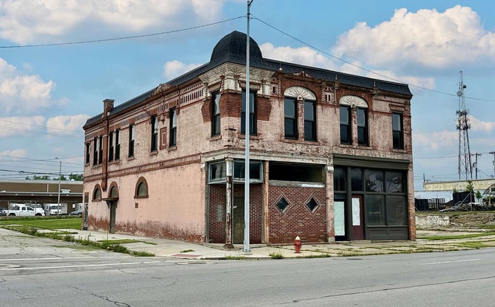 Pictures of Retail property located at 338 Broadway St, Toledo, OH 43604 for sales - image #1
