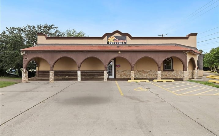 Pictures of Retail property located at 900 S Main Street, La Feria, TX 78559 for sales - image #1
