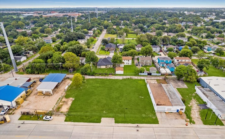 Pictures of Land, Multifamily, Retail, Self Storage, Special Purpose property located at 1302 Texas Ave, Texas City, TX 77590 for sales - image #1