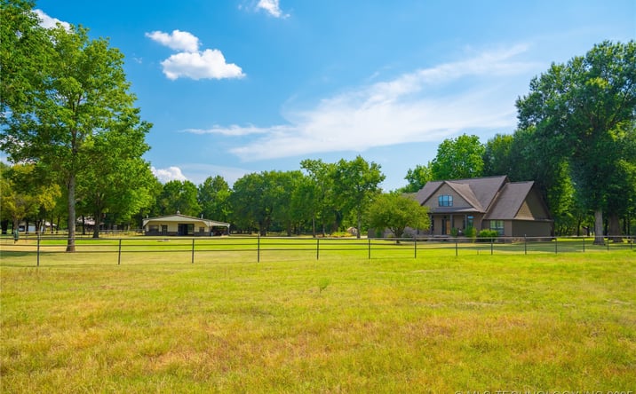 Pictures of Land property located at 21540 E State Highway 31, Quinton, OK 74561 for sales - image #1