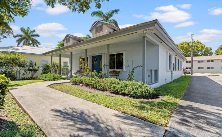 Pictures of Office property located at 45 NW 4th St, Homestead, FL 33030 for sales - image #1
