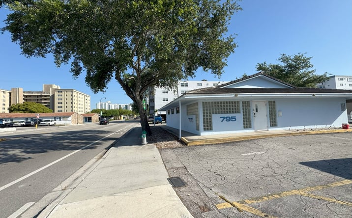 Pictures of Mixed Use, Multifamily, Office, Retail property located at 795 S Federal Hwy, Hollywood, FL 33020 for sales - image #1