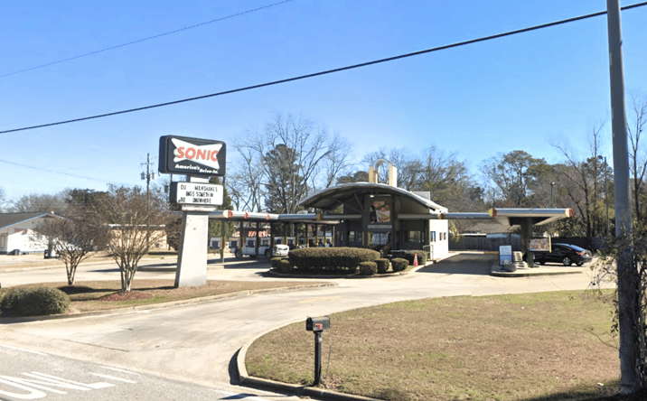 Pictures of Retail property located at 1345 S Eufaula Ave, Eufaula, AL 36027 for sales - image #1