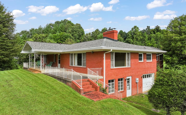 Pictures of Office property located at 5 Noland Downs Road, Waynesville, NC 28785 for sales - image #1