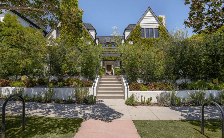 Pictures of Multifamily property located at 921 16th St, Santa Monica, CA 90403 for sales - image #1