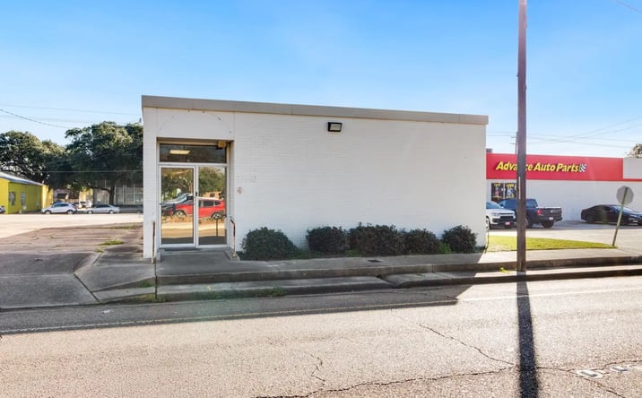 Pictures of Office property located at 223 S Main St, Opelousas, LA 70570 for sales - image #1