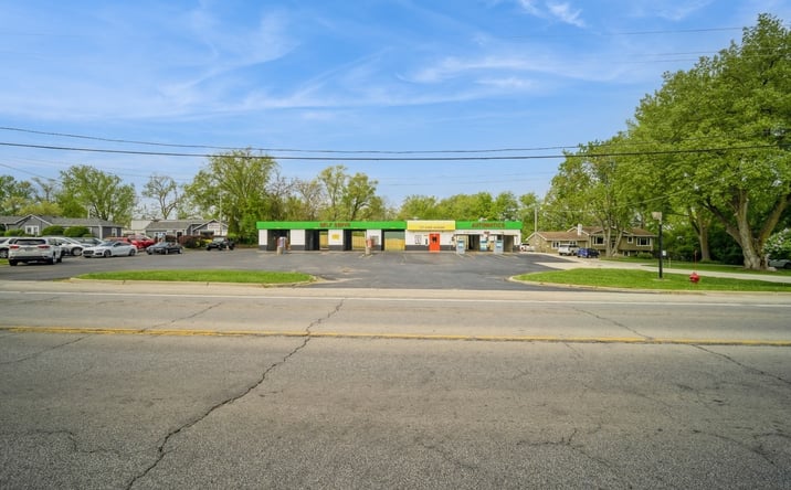 Pictures of Business for Sale, Retail property located at 235 W State Road, Island Lake, IL 60042 for sales - image #1