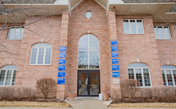 Pictures of Multifamily, Office property located at 1880 W Winchester Road 204, Libertyville, IL 60048 for sales - image #1