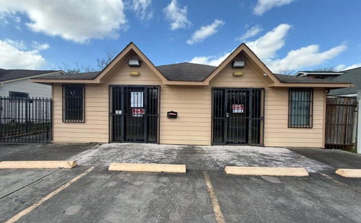 Pictures of Retail property located at 8335 Howard Dr, Houston, TX 77017 for sales - image #1