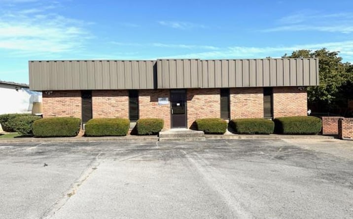 Pictures of Office, Industrial property located at 208 Bradshaw Pike Ext, Hopkinsville, KY 42240 for sales - image #1