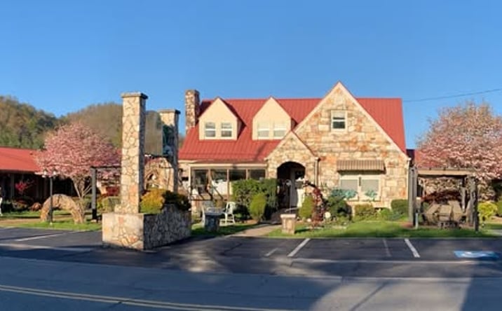 Pictures of Hospitality property located at 290 N Main St, Robbinsville, NC 28771 for sales - image #1