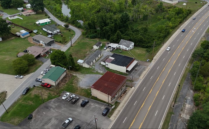 Pictures of Retail property located at 1024 S Wilcox Dr, Kingsport, TN 37660 for sales - image #1