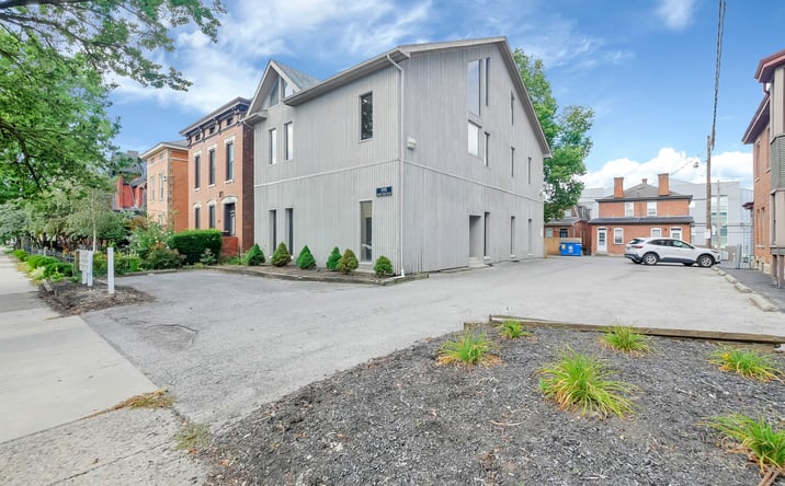 Pictures of Office property located at 995 S High St, Columbus, OH 43206 for sales - image #1
