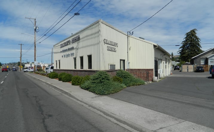 Pictures of Retail, Business for Sale property located at 2013 S. 6th St., Klamath Falls, OR 97601 for sales - image #1