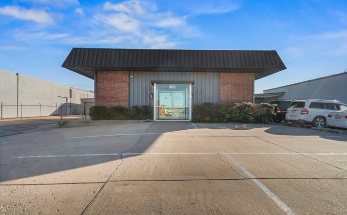 Pictures of Industrial property located at 9512 E 55th St, Tulsa, OK 74145 for sales - image #1